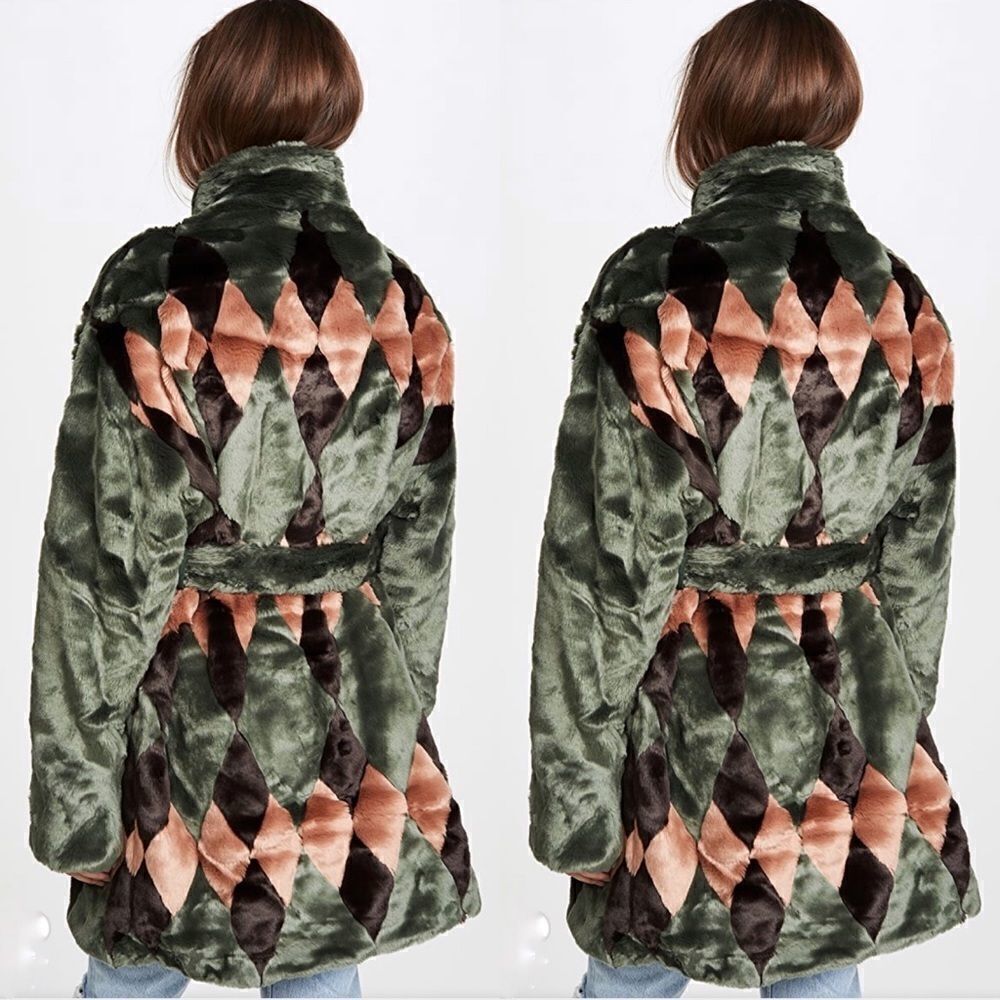New Antik Batik
Khalim Coat   - Picture 6 of 8